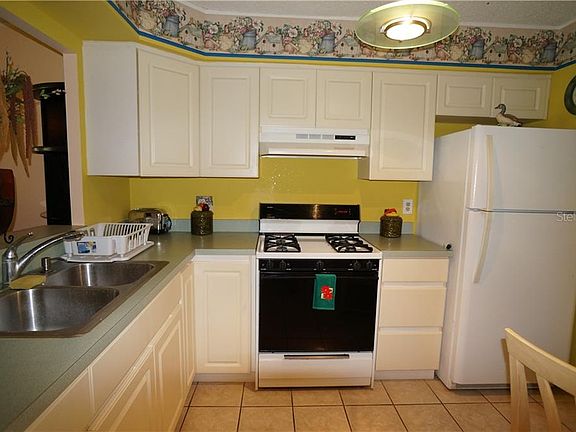 2nd image of 1359 Mission Hills Blvd