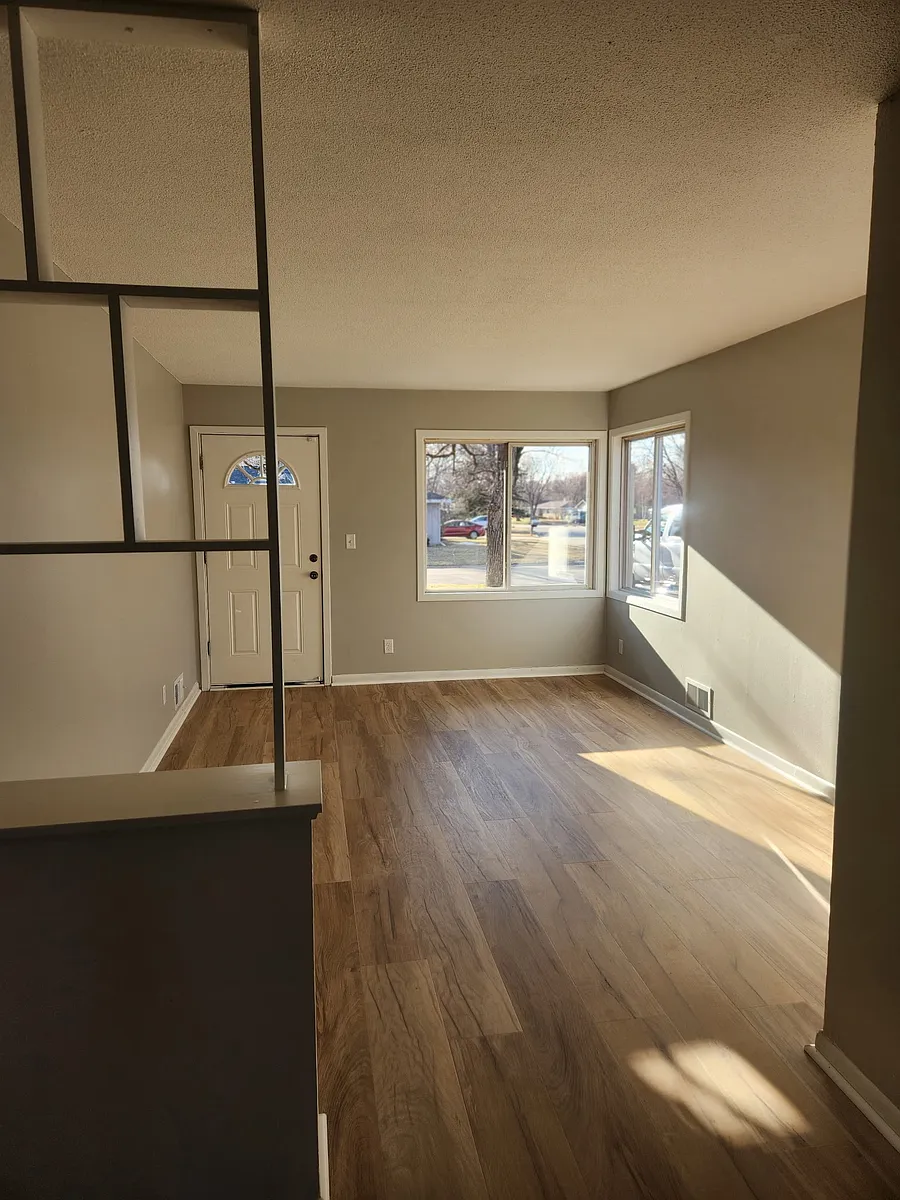 Building Photo - 3832 9th Ave #1