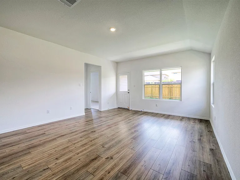 108 Montego St — Photo 11