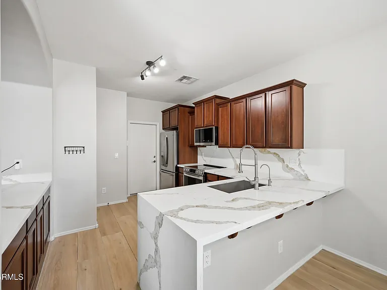 2250 E Wayland Dr — Photo 11