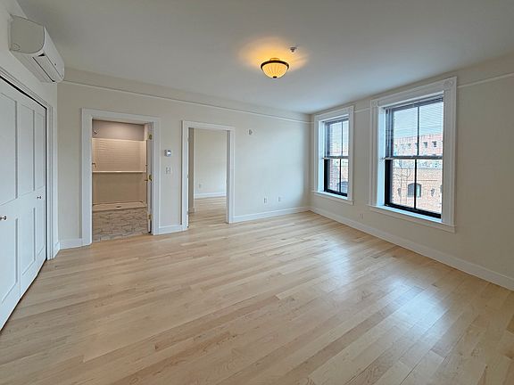 4th image of 105 Paige St #310