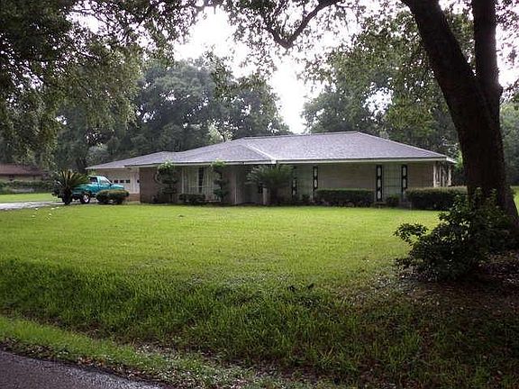 2nd image of 114 Mimosa St