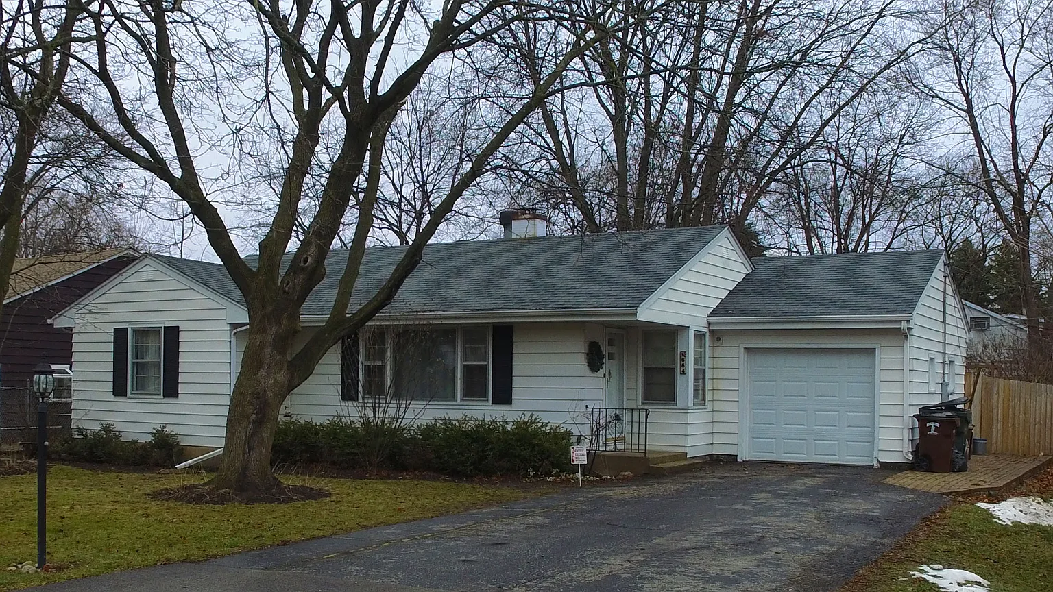 664 Dublin Dr photo 1