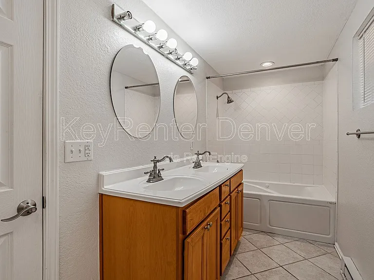 3713 Wolff St — Photo 9