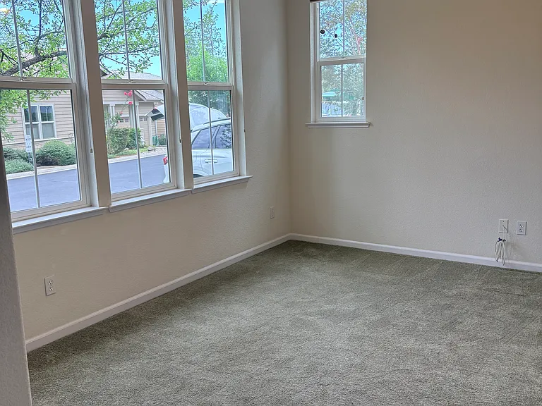 244 Mallard Dr — Photo 4