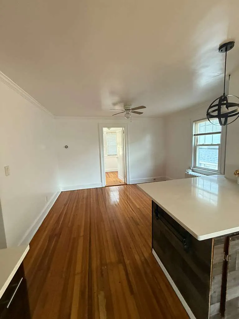 Building Photo - 290 Roberts Ave #2