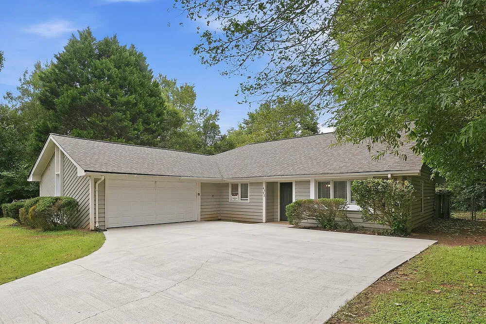 3 bed, 2.0 bath, 1773 sqft, $1,950 — Photo 3