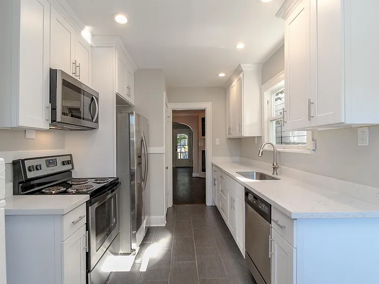 7655 Latona Ave NE — Photo 5