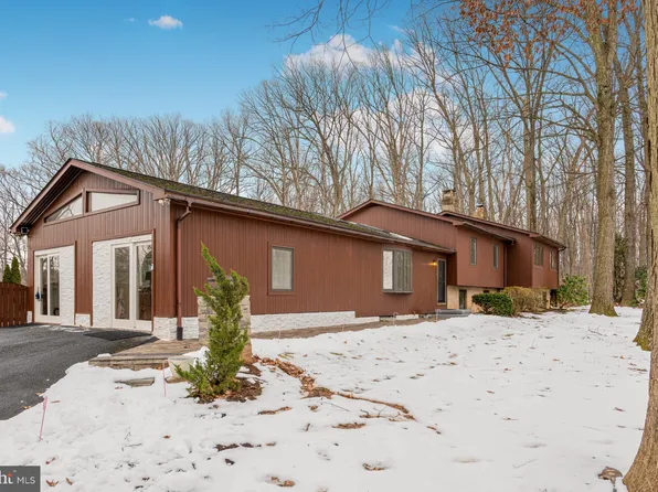5008 Snow Dr, Frederick, MD 21703