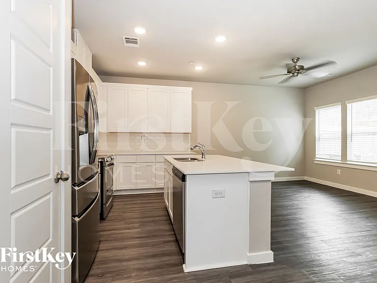 305 N Centro Cir — Photo 7