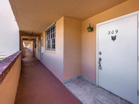 3rd image of 4500 N Federal Hwy APT 209A
