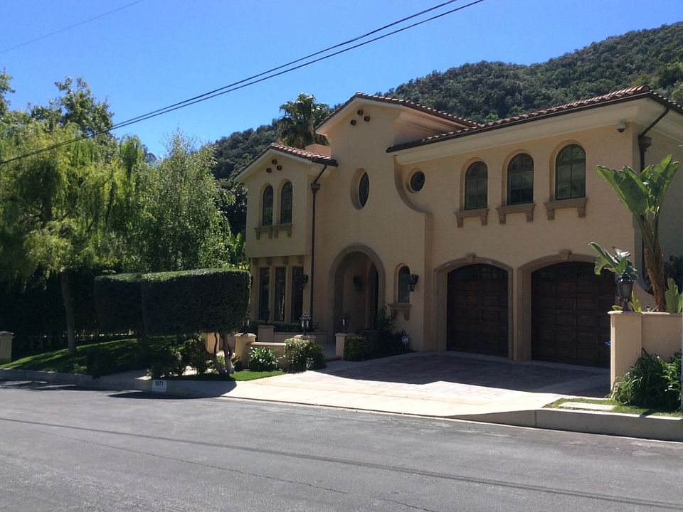 1st image of 1571 N Bundy Dr