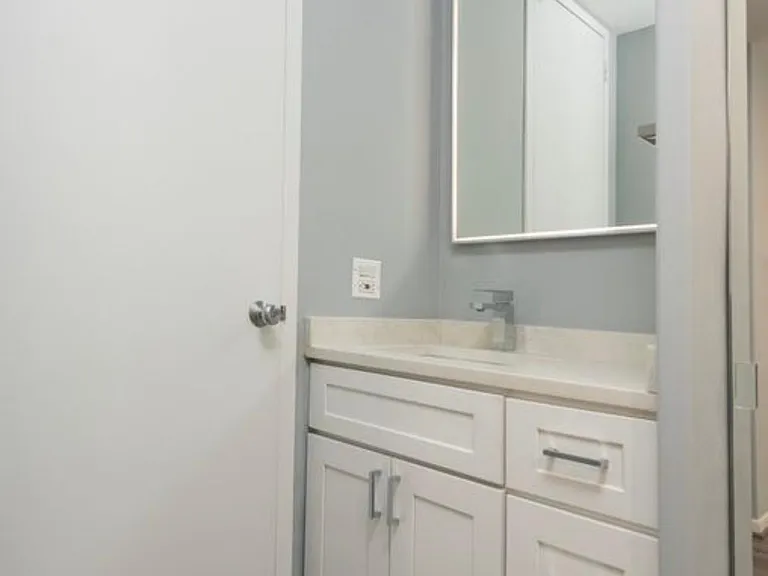 2400 N Lakeview Ave #709 — Photo 11