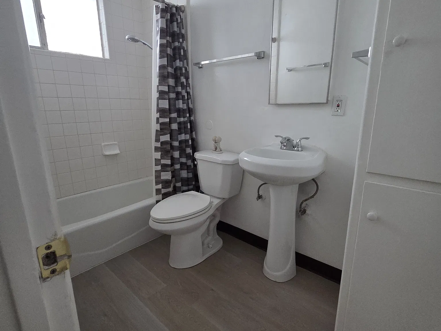 1 bed, $2,100 — Photo 2