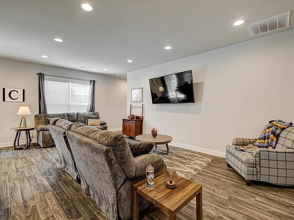 4th image of 2659 Central Park Ct