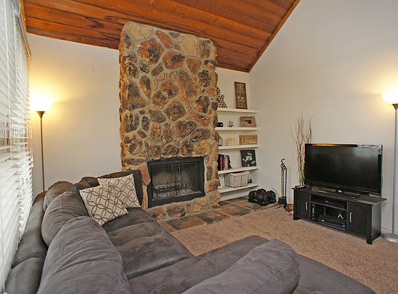3rd image of 750 Drury Ct