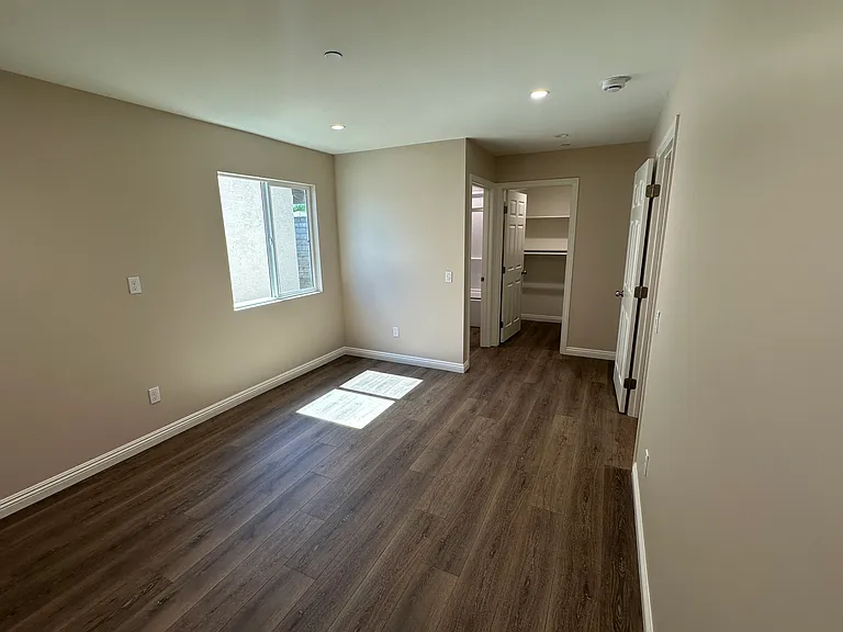 505 Wolff St — Photo 5