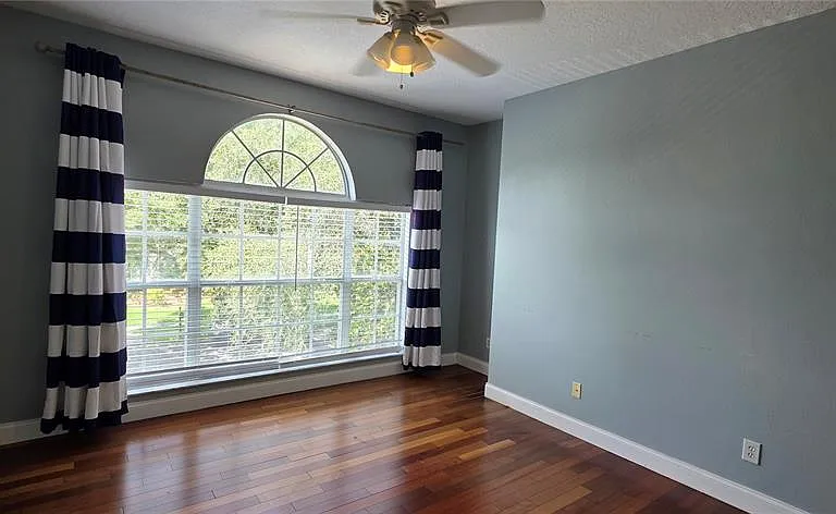 11609 Greensleeve Ave — Photo 37