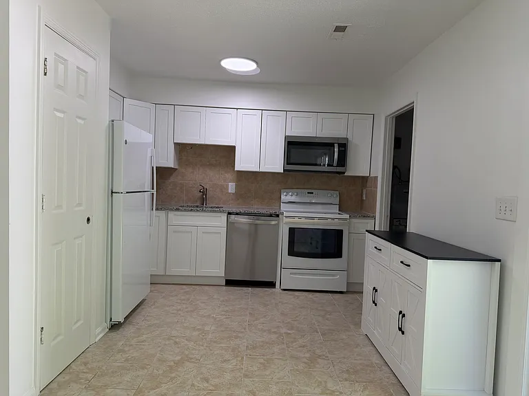 230 Stonebrook Dr — Photo 14