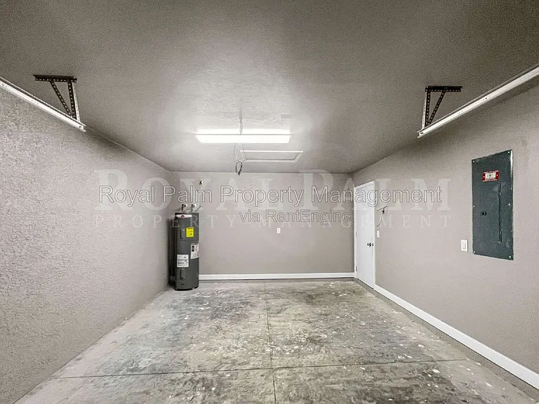 745 Harry Ave S — Photo 36