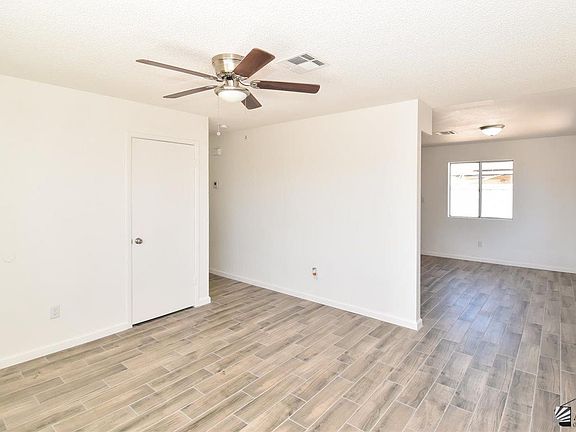 3rd image of 848 N Los Jardines Ave