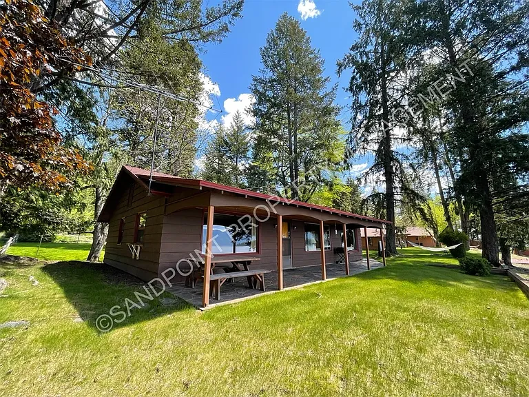 270 Eameshore Dr — Photo 1