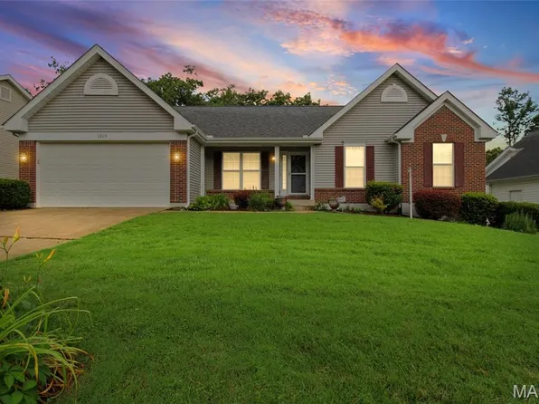 1819 Pullman Dr, Festus, MO 63028