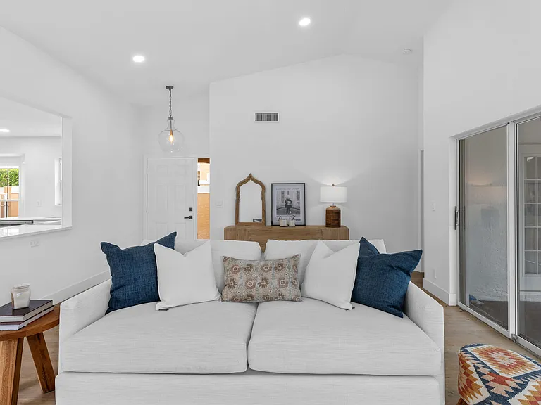 2650 Neaton Ct — Photo 3