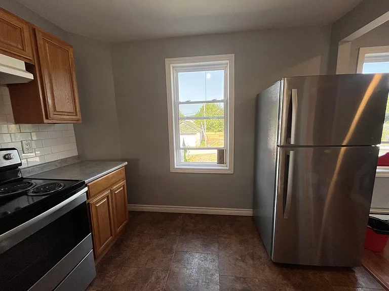 353 Frood Rd #2 — Photo 7