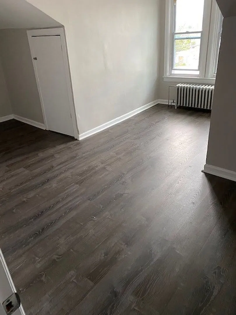 301 Morris Ave — Photo 2