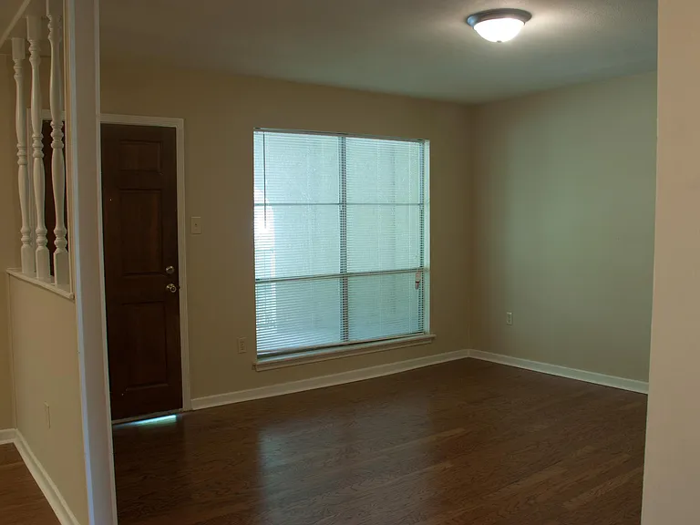 752 Kenmore Ave — Photo 6