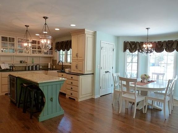 2nd image of 1516 Triple Crown Ct