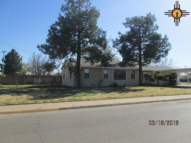 2nd image of 703 W Runyan Ave