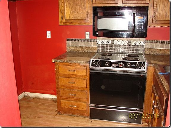 5th image of 100 Willow Run Drive #33