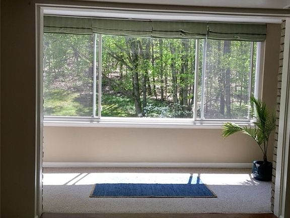 5th image of 520 Meredith Ln APT 418