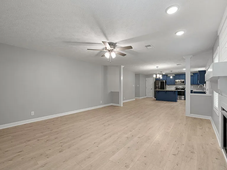 1037 Brightwood Ct — Photo 10