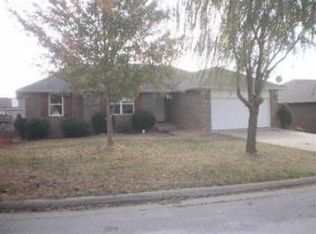 4040 W Falcon Dr, Battlefield, MO 65619