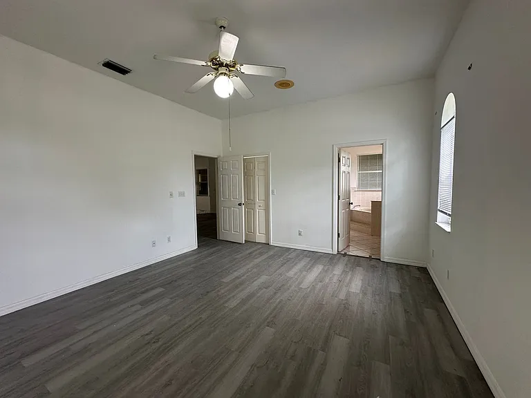 815 Nelson Ave NE — Photo 12