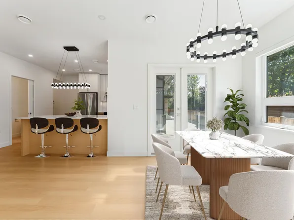 844 Saint Denis Ave, North Vancouver, BC V7J 2G4