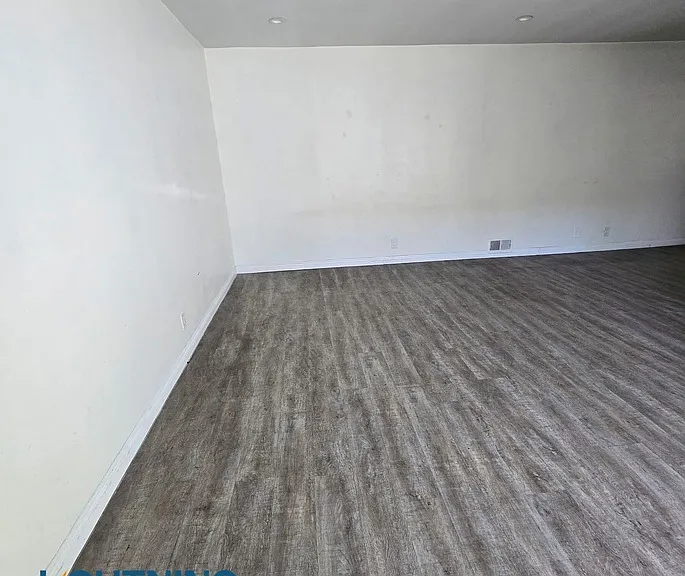 230 S Coronado St #29 — Photo 3