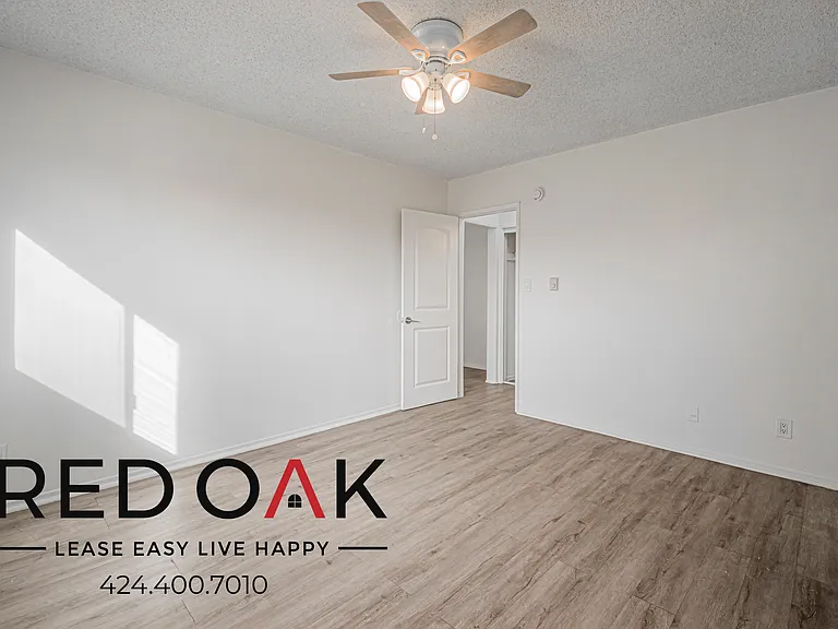 915 N Wilton Pl #213 — Photo 15