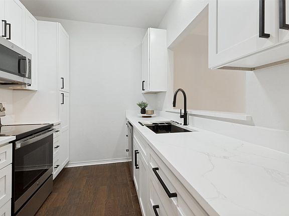 4th image of 5701 Gaston Ave APT 4