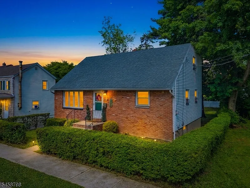 5 bed, 2.5 bath, $6,000 — Photo 4
