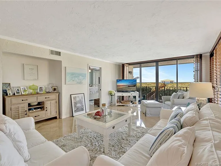 10000 S Ocean Dr #206 — Photo 1