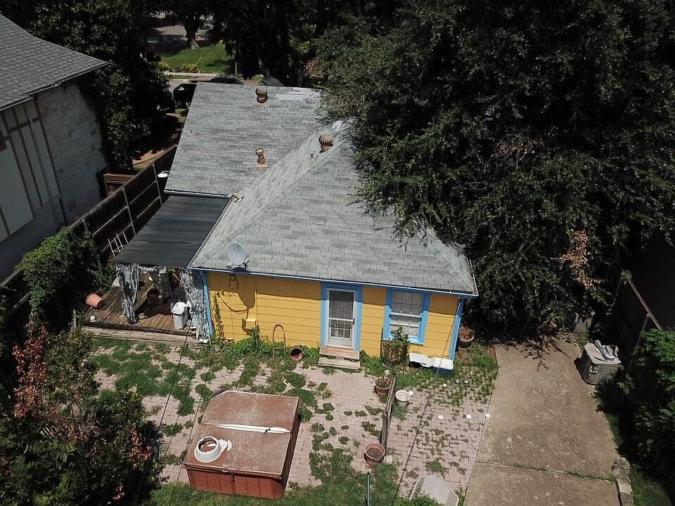 2nd image of 6138 Vanderbilt Ave
