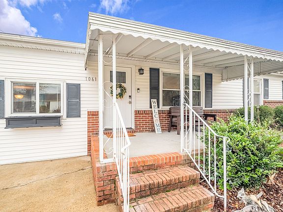 4th image of 1061 Saint Julian Dr