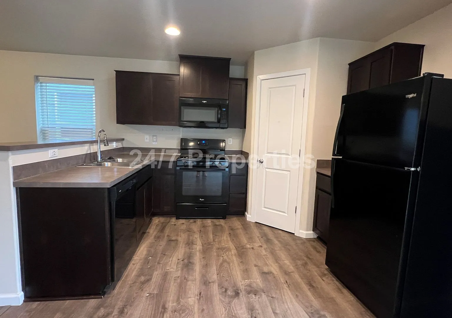 Comfortable 2 BD | 2 BA - Bear Creek in Molalla — Photo 4