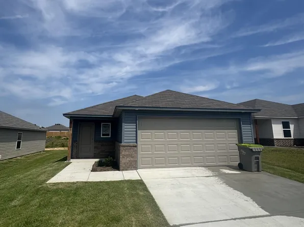 8080 Chesapeake Trl, Bauxite, AR 72011