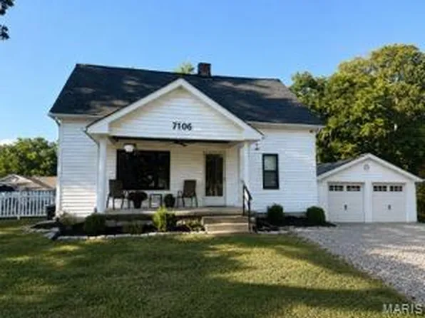 7106 Triple Lakes Rd, Columbia, IL 62236
