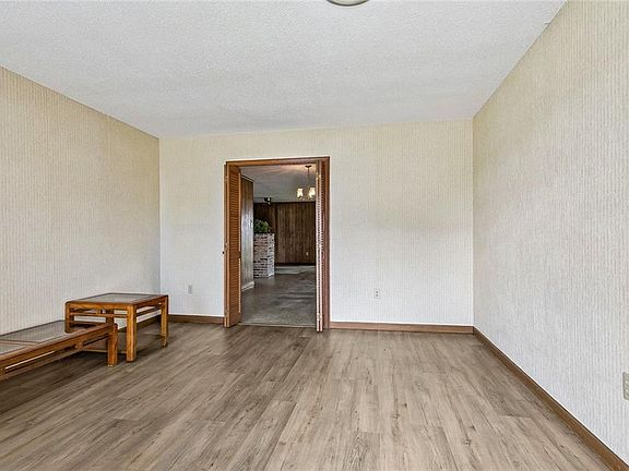 4th image of 4912 Alexander Dr